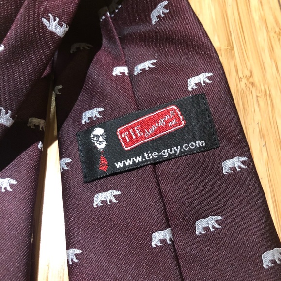 Silk Tie with Polar Bears - Picture 3 of 4